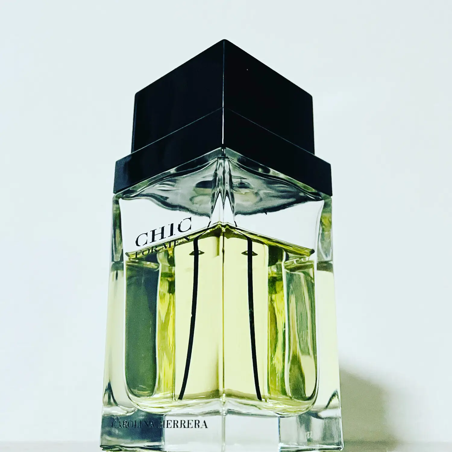 عطر ادکلن کارولینا هررا شیک مردانه | Carolina Herrera Chic For Men