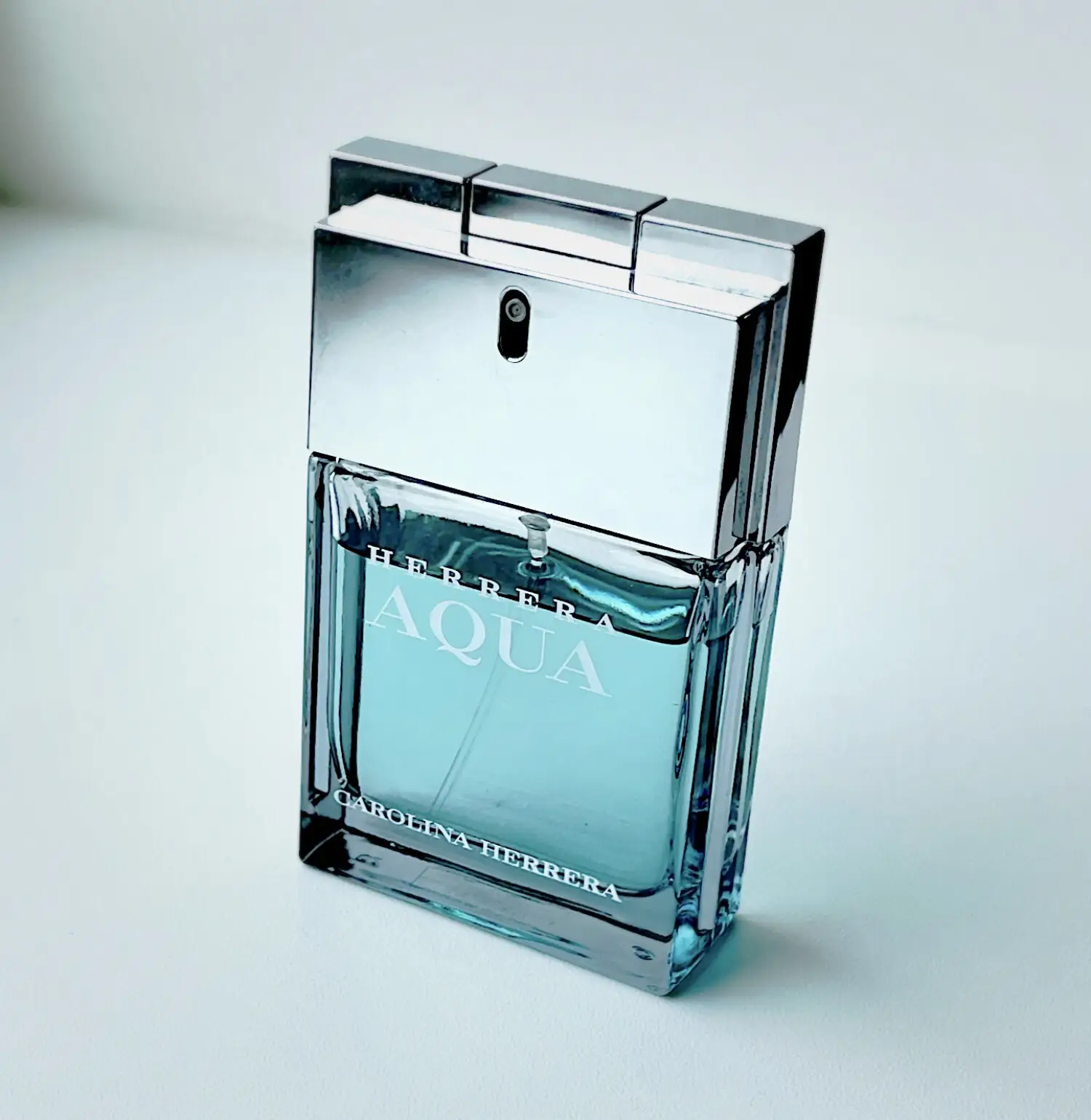 عطر ادکلن کارولینا هررا هررا آکوا | Carolina Herrera Herrera Aqua