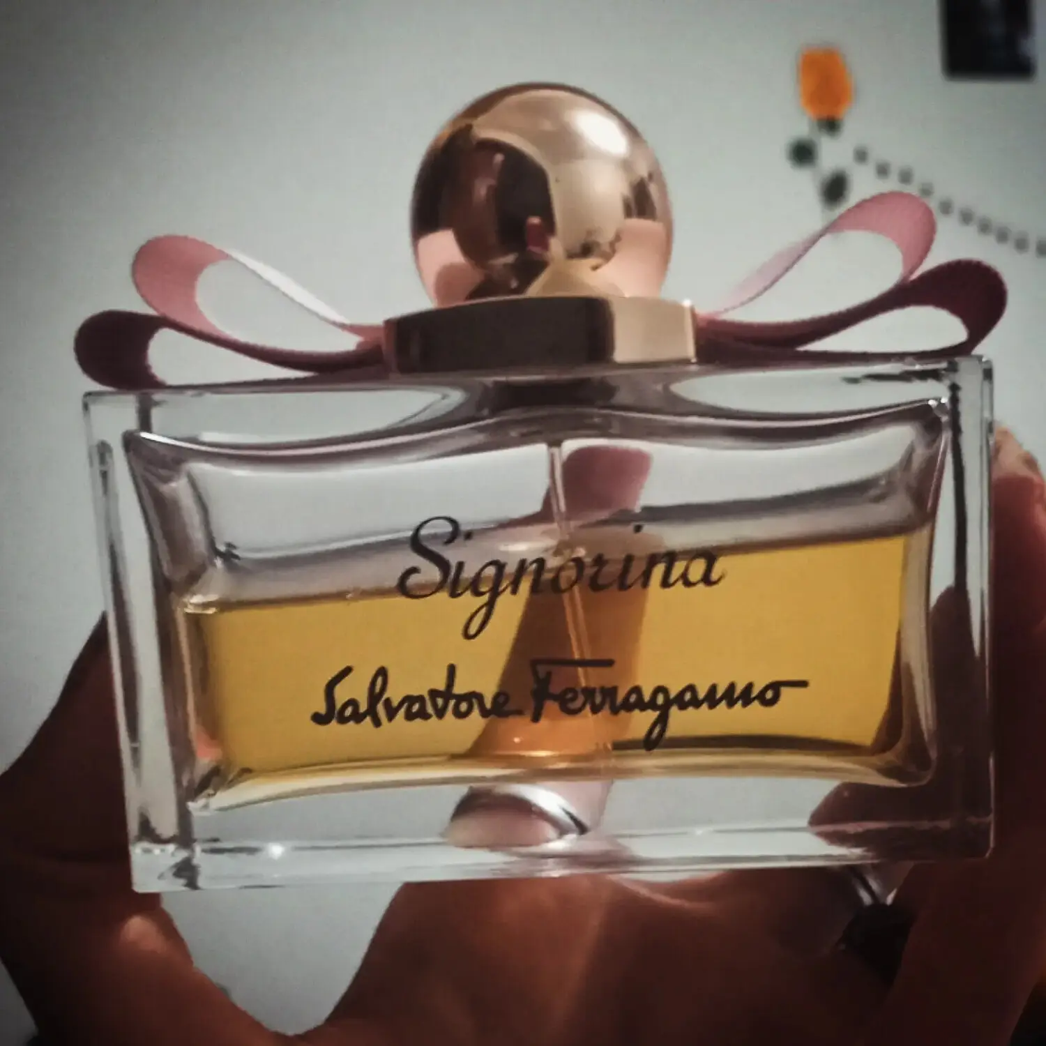 عطر ادکلن سالواتوره فراگامو سیگنورینا | Salvatore Ferragamo Signorina