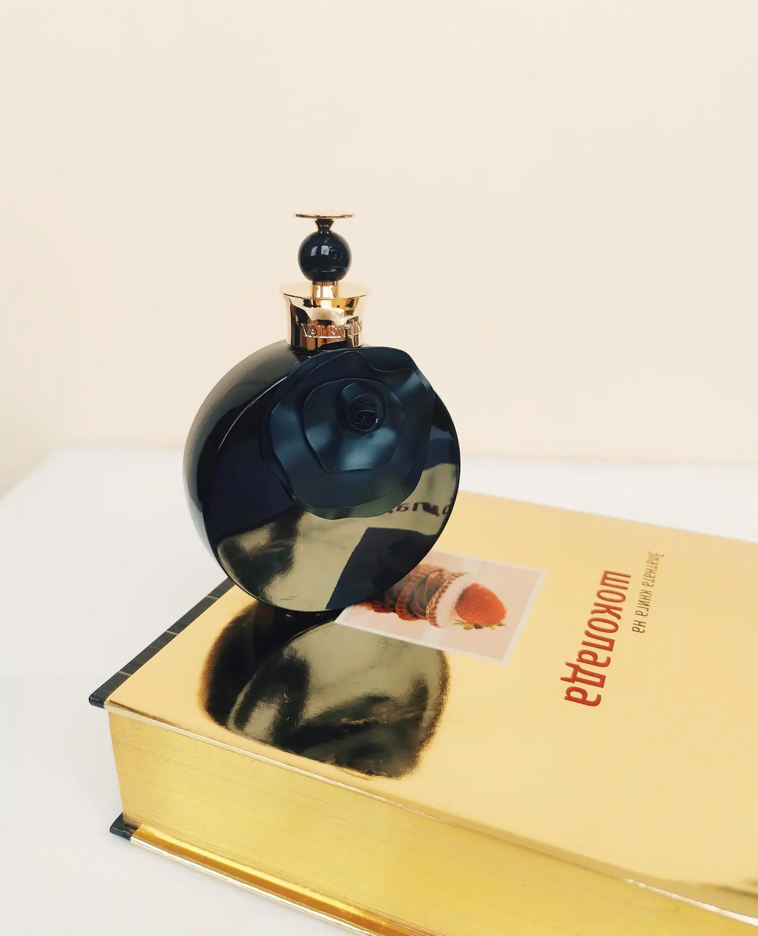 عطر ادکلن والنتینو والنتینا عود اسولوتو | Valentino Valentina Oud Assoluto