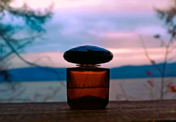 عطر ادکلن ورساچه کریستال نویر ادوپرفیوم مشکی | Versace Crystal Noir