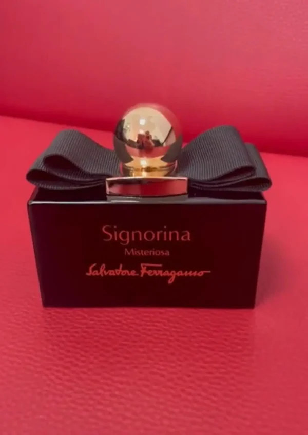 عطر ادکلن سالواتوره فراگامو سیگنورینا میستریوسا | Salvatore Ferragamo Signorina Misteriosa