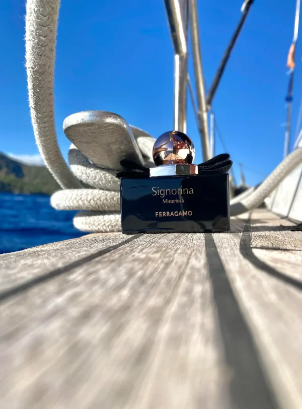 عطر ادکلن سالواتوره فراگامو سیگنورینا میستریوسا | Salvatore Ferragamo Signorina Misteriosa