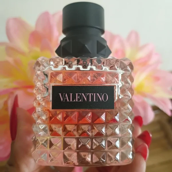 عطر ادکلن والنتینو دونا بورن این روما | Valentino Valentino Donna Born In Roma