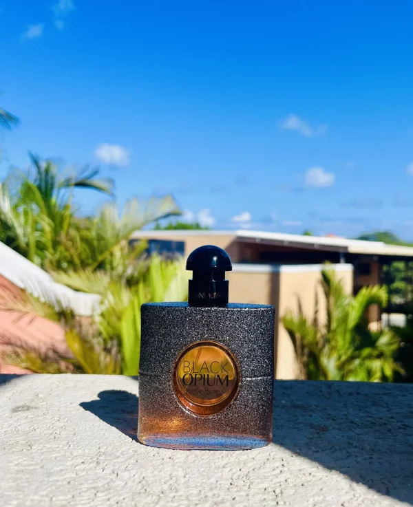 عطر ادکلن ایو سن لورن بلک اوپیوم فلورال شوک | Yves Saint Laurent Black Opium Floral Shock